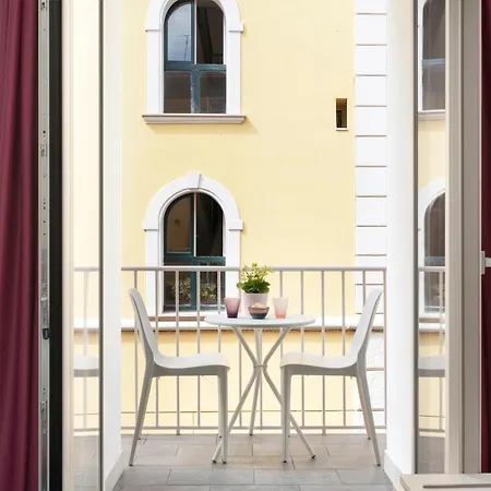 Cornelia - Main Square Gasthof