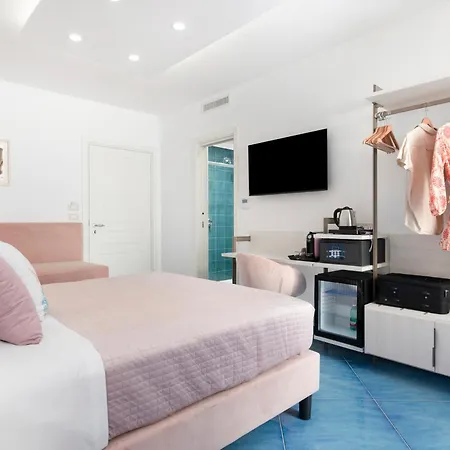 Cornelia - Main Square Gasthof 3*